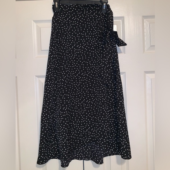 newchoice Dresses & Skirts - Elegant Black and White Women's High Low Skirt